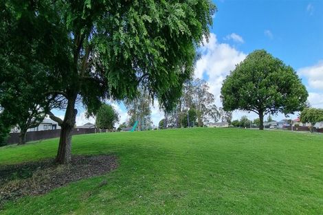 Photo of property in 30 Hyperion Drive, Randwick Park, Auckland, 2105