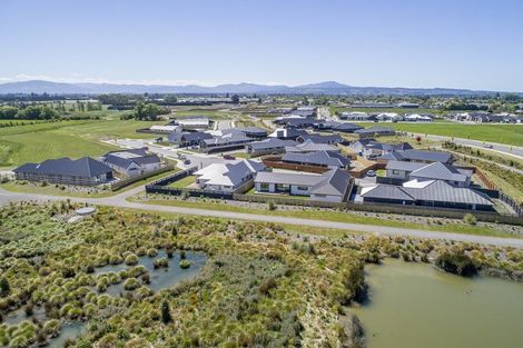 Photo of property in 32 Angus Place, Rangiora, 7400