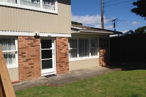 Photo of property in 2/60 Moana Avenue, One Tree Hill, Auckland, 1061