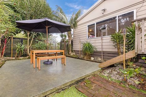 Photo of property in 62 Hamilton Drive, Waiuku, 2123