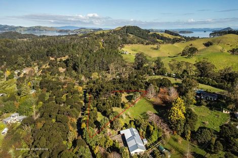 Photo of property in 13 Tramway Road, Coromandel, 3506