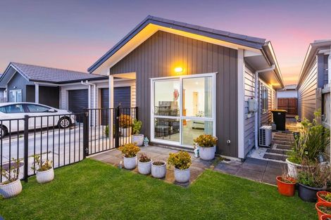 Photo of property in 22 Kapowai Boulevard, Takanini, 2112