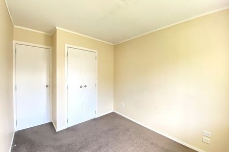 Photo of property in 67 Beach Road, Te Atatu Peninsula, Auckland, 0610