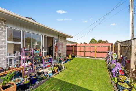 Photo of property in 22 Buckley Grove, Paraparaumu, 5032
