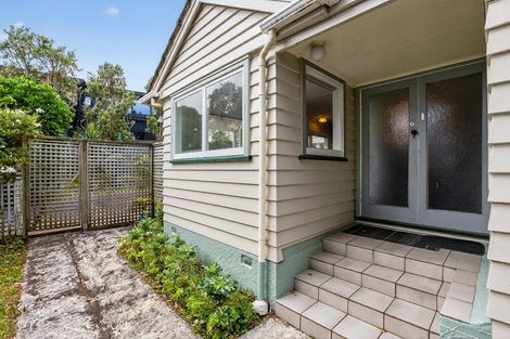 Photo of property in 100 Alexander Road, Raumati Beach, Paraparaumu, 5032
