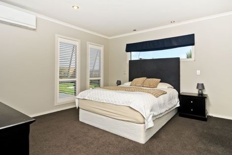 Photo of property in 12 Allgood Place, Rototuna North, Hamilton, 3210