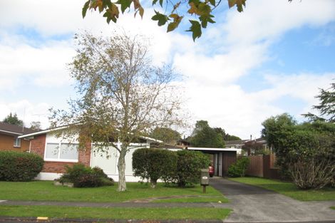 Photo of property in 26 Beechdale Crescent, Pakuranga Heights, Auckland, 2010