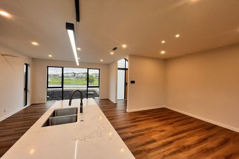 Photo of property in 10 Kobe Street, Karaka, 2580