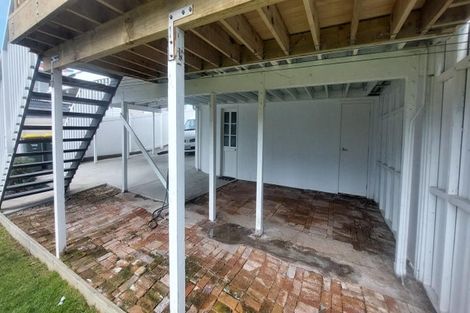 Photo of property in 9 Maybelle Place, Kelston, Auckland, 0602