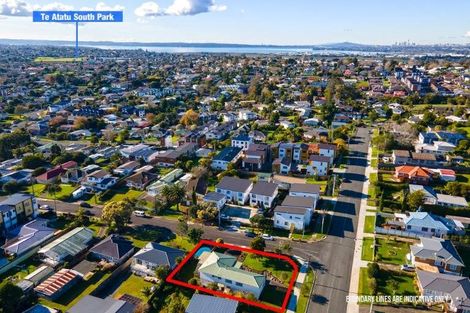 Photo of property in 18 Lavelle Road, Henderson, Auckland, 0612