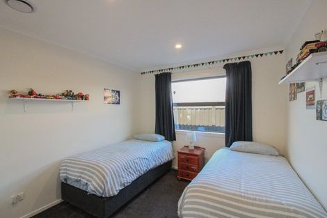 Photo of property in 17 Buddle Road, Wallaceville, Upper Hutt, 5018