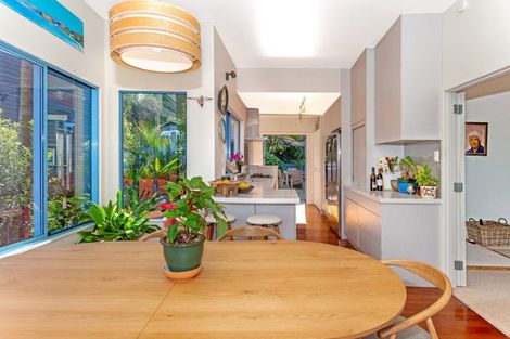 Photo of property in 11 Makorori Beach Road, Makorori, Gisborne, 4073