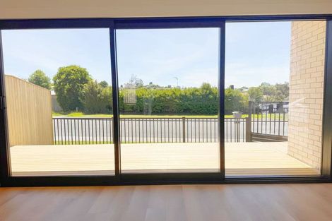 Photo of property in 1 Rosalind Road, Glenfield, Auckland, 0629