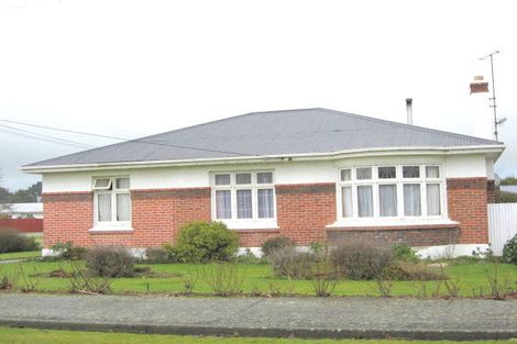 Photo of property in 30 Hunter Street, Edendale, 9825