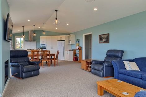 Photo of property in 3 Kapurau Lane, Merrilands, New Plymouth, 4312