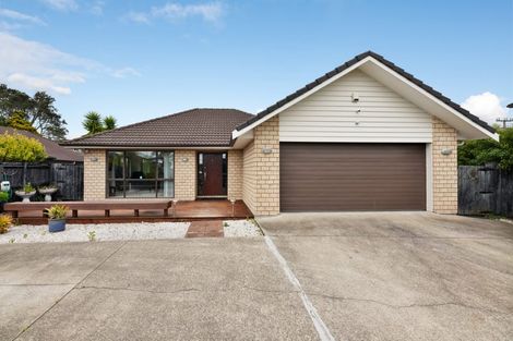 Photo of property in 112 Lake Panorama Drive, Henderson Valley, Auckland, 0612