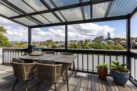 Photo of property in 1/23 Hart Road, Hauraki, Auckland, 0622