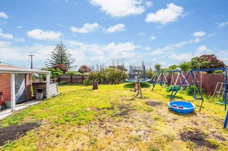 Photo of property in 16 Egmont Street, Castlecliff, Whanganui, 4501