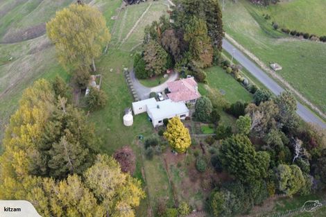 Photo of property in 205 Maunga Road, Pukeatua, 3880