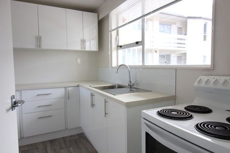 Photo of property in 5 Hawker Street, Mount Victoria, Wellington, 6011