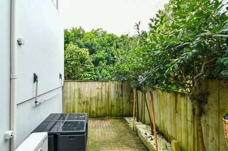 Photo of property in 3/57 Gladstone Road, Northcote, Auckland, 0627