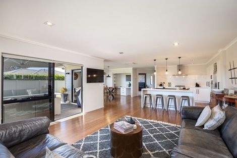 Photo of property in 104a Queens Road, Glen Avon, New Plymouth, 4312