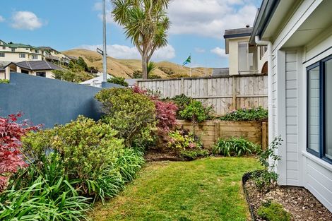 Photo of property in 32 Amesbury Drive, Churton Park, Wellington, 6037
