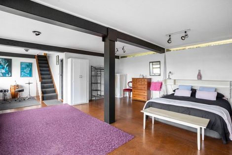 Photo of property in 2 Karaka Road, Bluff Hill, Napier, 4110