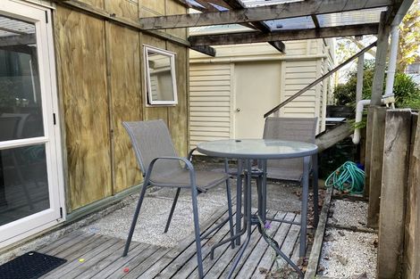 Photo of property in 2 Marendellas Drive, Bucklands Beach, Auckland, 2014