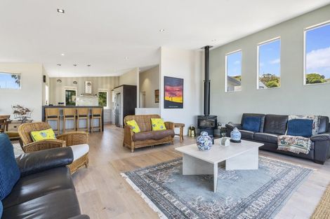 Photo of property in 40a Matakatia Parade, Matakatia, Whangaparaoa, 0930
