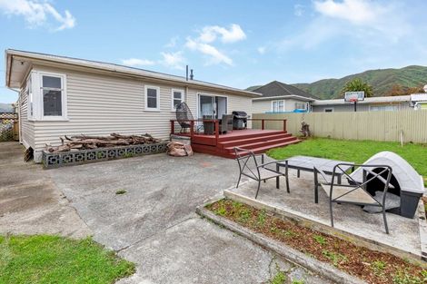 Photo of property in 11 Russell Road, Wainuiomata, Lower Hutt, 5014
