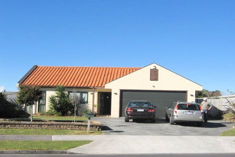 Photo of property in 18 Crannog Fen, Wattle Downs, Auckland, 2103