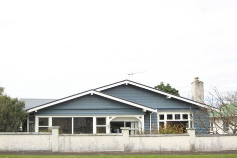 Photo of property in 1 Kitchener Terrace, Moturoa, New Plymouth, 4310