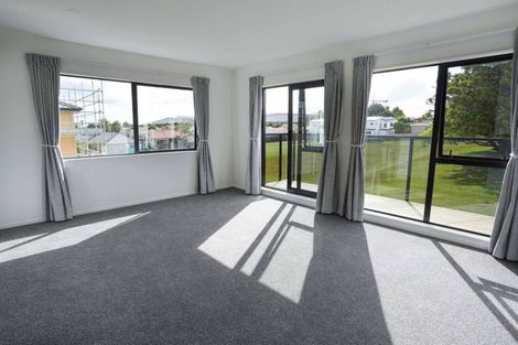 Photo of property in 8/19 Kingdale Road, Henderson, Auckland, 0610