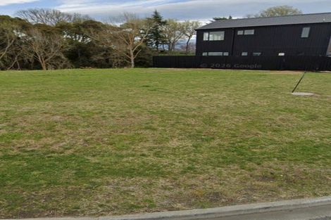 Photo of property in 100 Oak Road, Poraiti, Napier, 4112