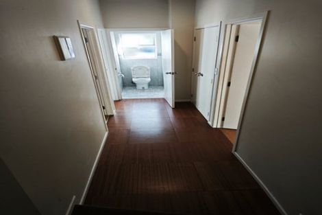 Photo of property in 11 Potter Avenue, Northcote, Auckland, 0627