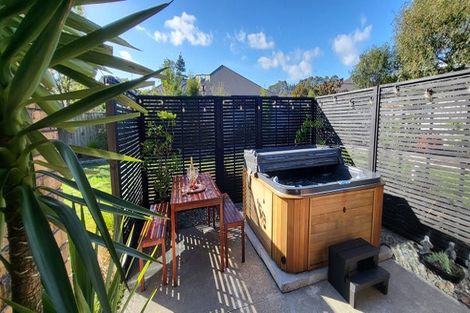 Photo of property in 16 Chestnut Close, Kelvin Grove, Palmerston North, 4414