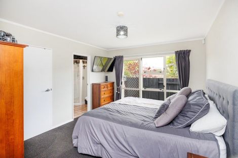 Photo of property in 47 Dalfield Place, Highbury, Palmerston North, 4412
