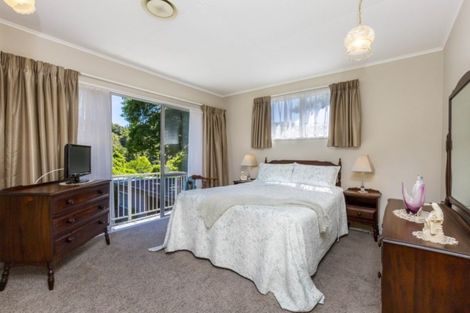 Photo of property in 72 Blue Mountains Road, Pinehaven, Upper Hutt, 5019