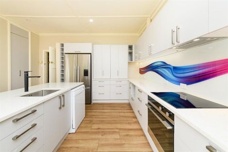 Photo of property in 18 Skerman Street, Marton, 4710