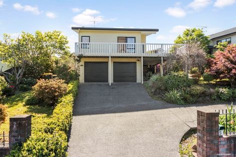 Photo of property in 5 Lagoon Way, West Harbour, Auckland, 0618