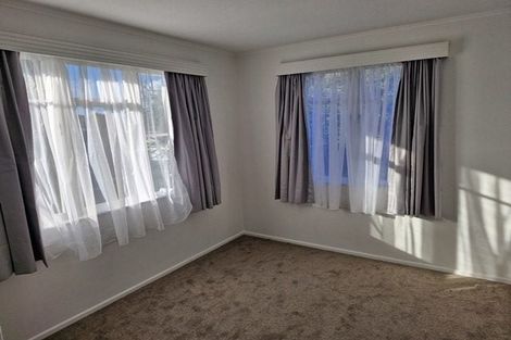 Photo of property in 3 Waters Place, New Lynn, Auckland, 0600