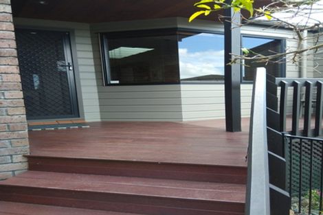 Photo of property in 6 Borrowdace Avenue, Botany Downs, Auckland, 2010