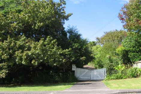Photo of property in 889 Beach Road, Waiake, Auckland, 0630