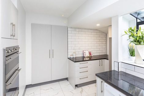 Photo of property in 10 Inca Place, Redwood, Christchurch, 8051