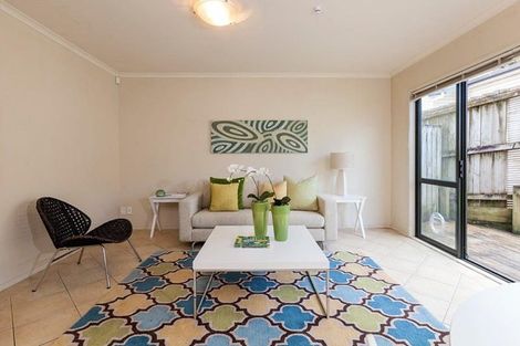 Photo of property in 37 Tiri Tiri Road, Birkdale, Auckland, 0626