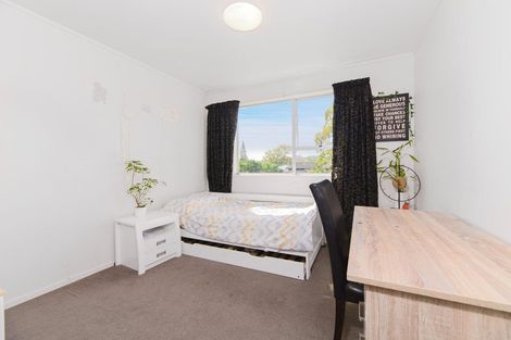 Photo of property in 17 Morriggia Place, Bayview, Auckland, 0629