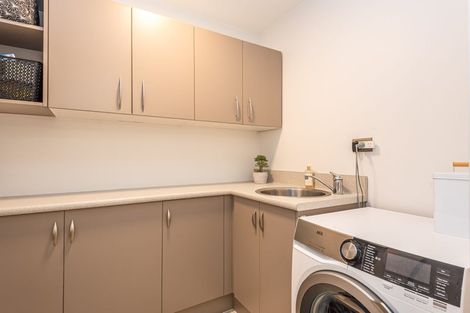 Photo of property in 14 Willowview Drive, Redwood, Christchurch, 8051