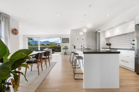 Photo of property in 11 Sunnyside Lane, Wanaka, 9305