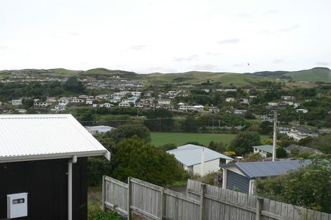 Photo of property in 17 The Drive, Tawa, Wellington, 5028